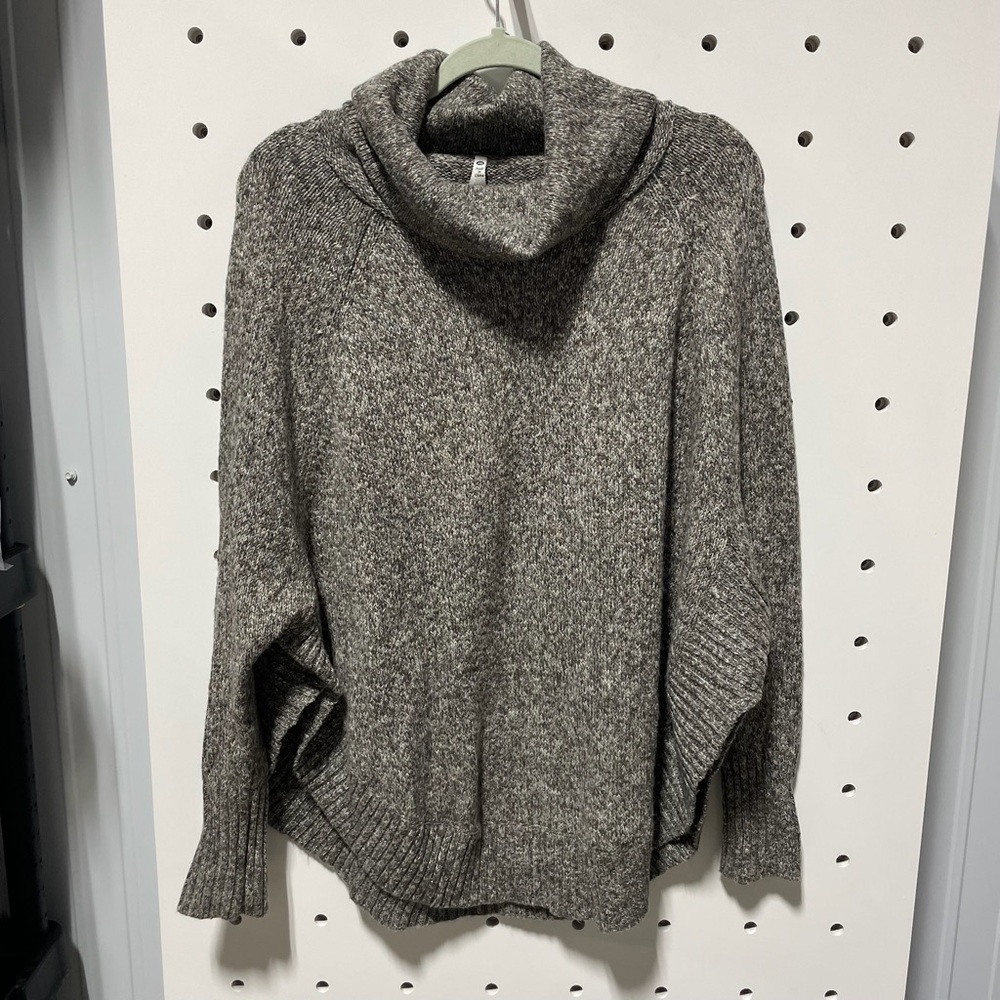 Leo And Nicole Cowl Neck Pullover Sweater Size M